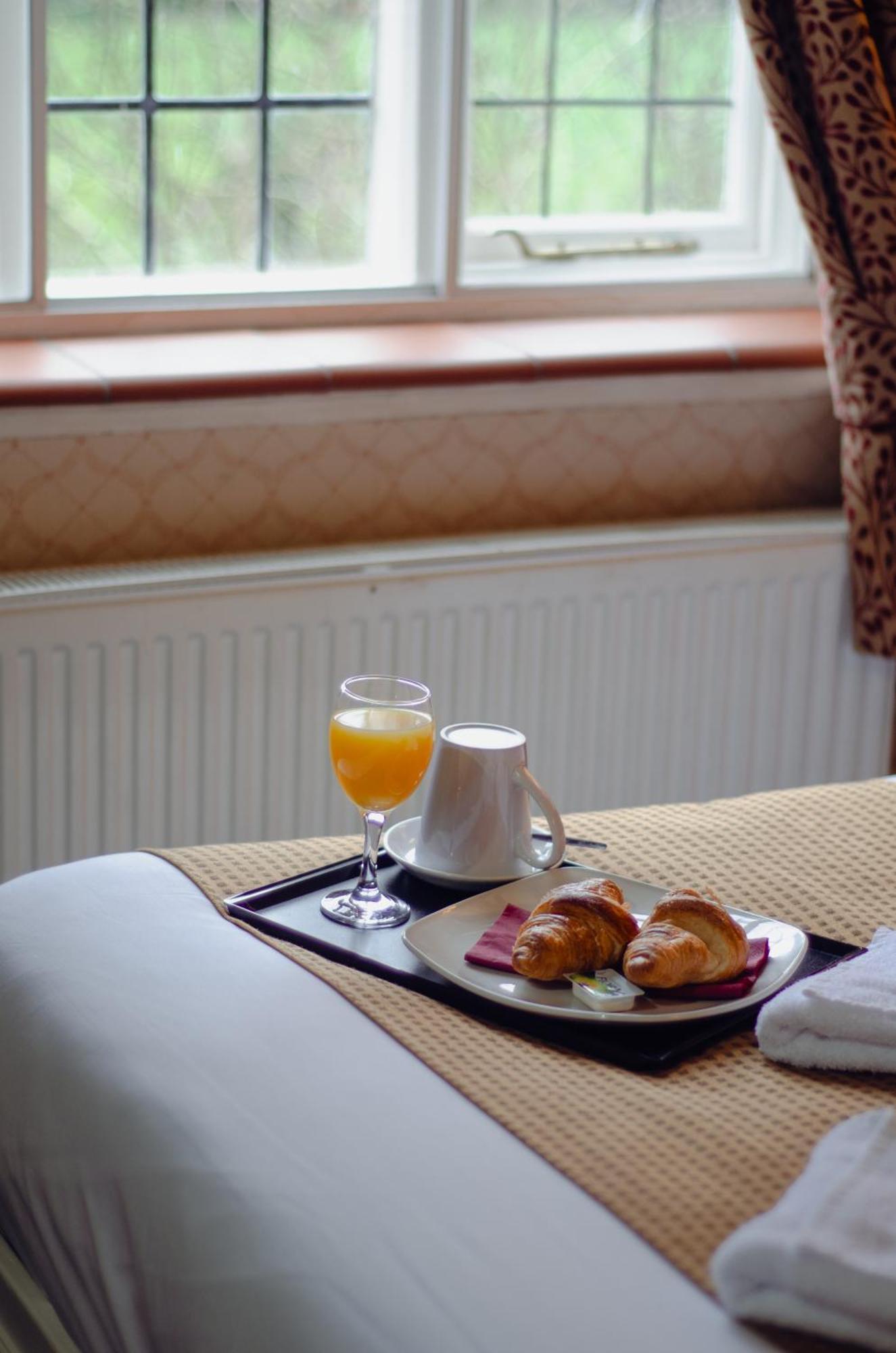 Howfield Manor Hotel Canterbury Ngoại thất bức ảnh