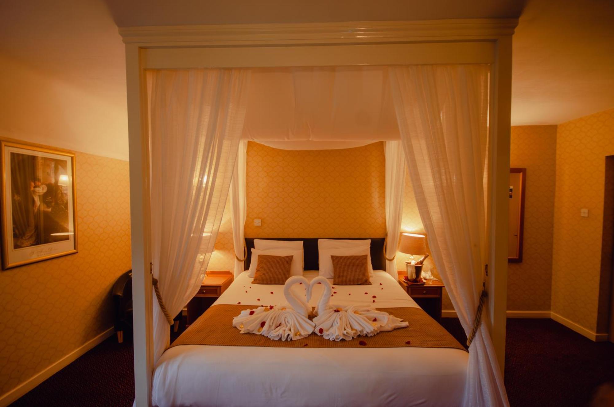 Howfield Manor Hotel Canterbury Ngoại thất bức ảnh