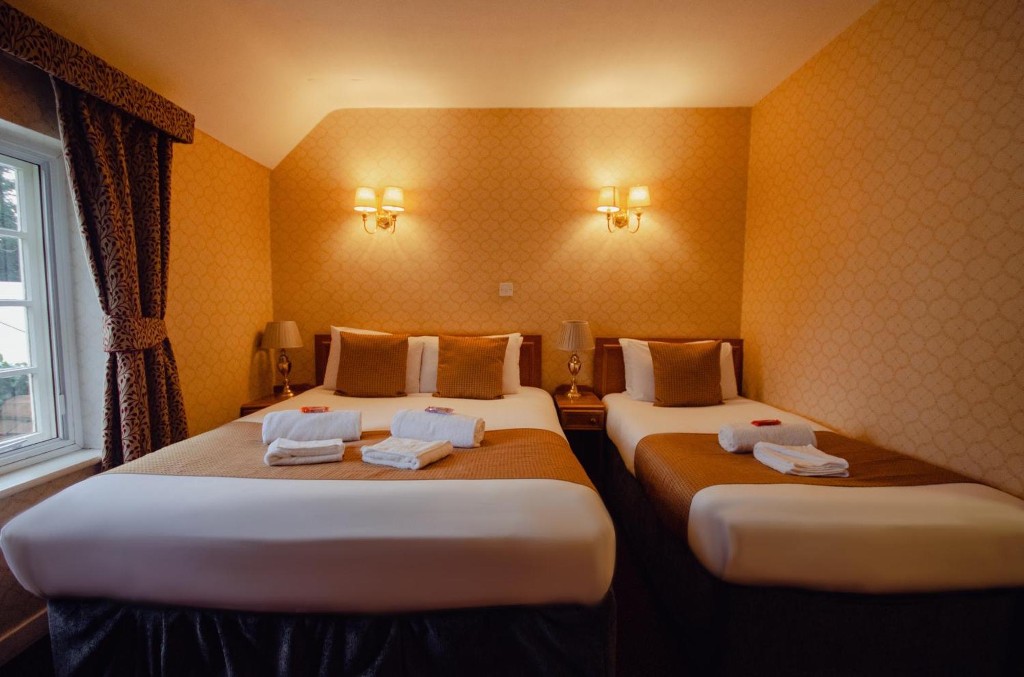 Howfield Manor Hotel Canterbury Ngoại thất bức ảnh