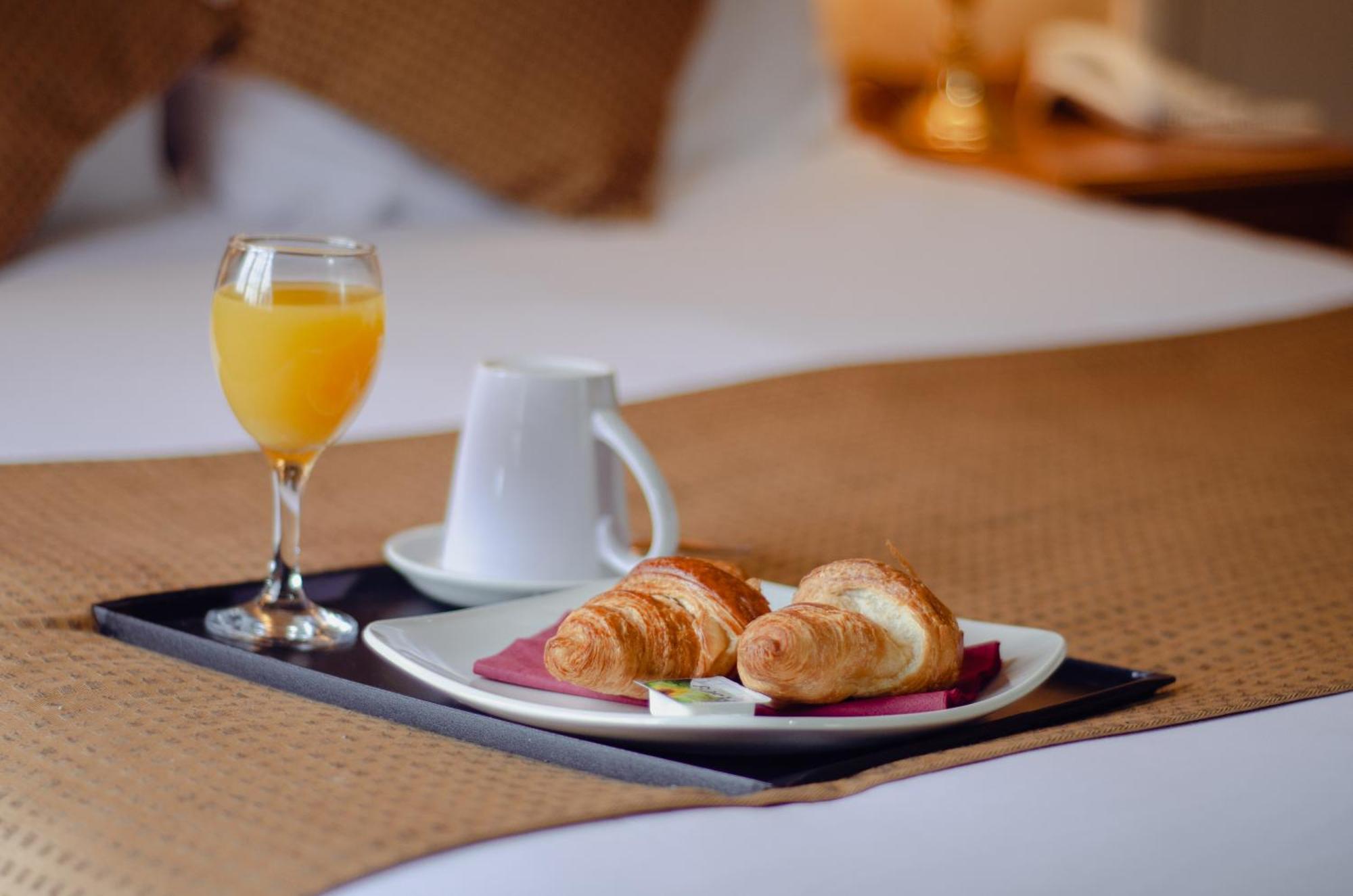 Howfield Manor Hotel Canterbury Ngoại thất bức ảnh