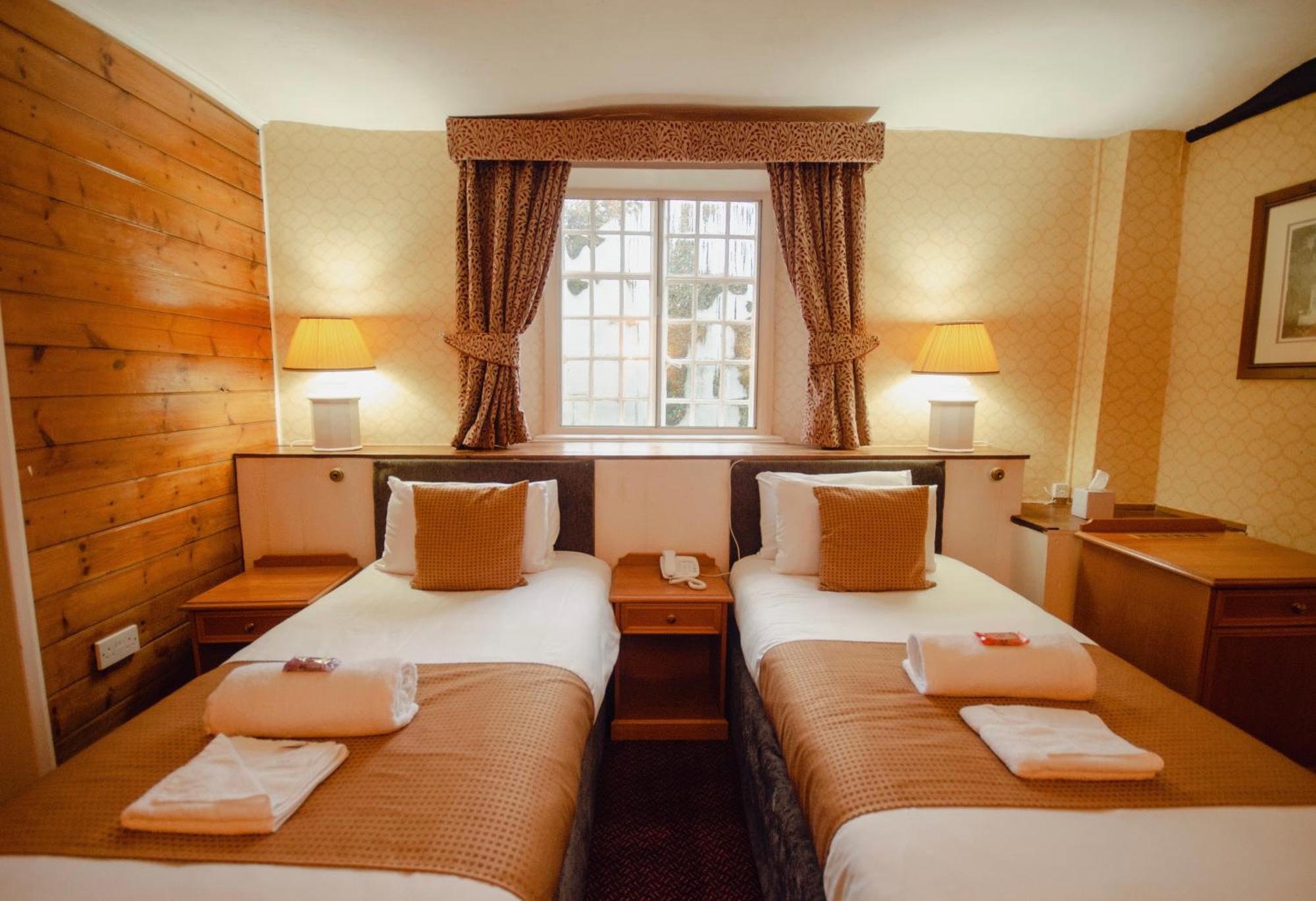 Howfield Manor Hotel Canterbury Ngoại thất bức ảnh
