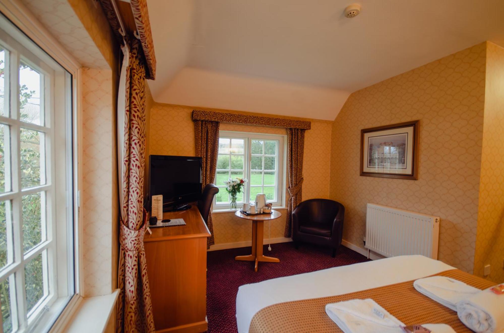 Howfield Manor Hotel Canterbury Ngoại thất bức ảnh