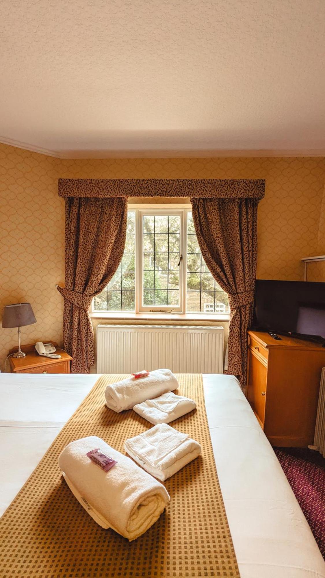 Howfield Manor Hotel Canterbury Ngoại thất bức ảnh