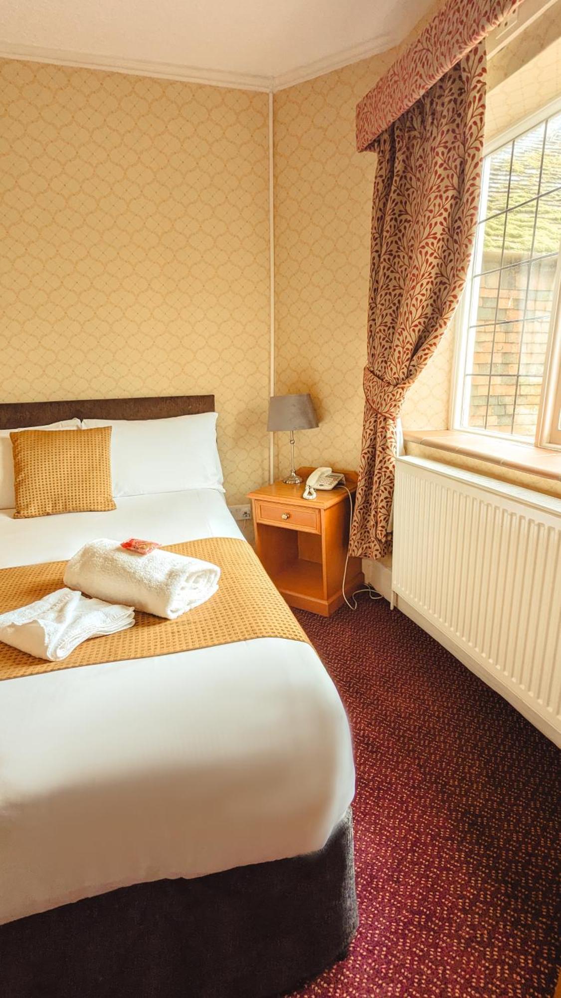 Howfield Manor Hotel Canterbury Ngoại thất bức ảnh