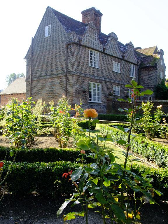 Howfield Manor Hotel Canterbury Ngoại thất bức ảnh