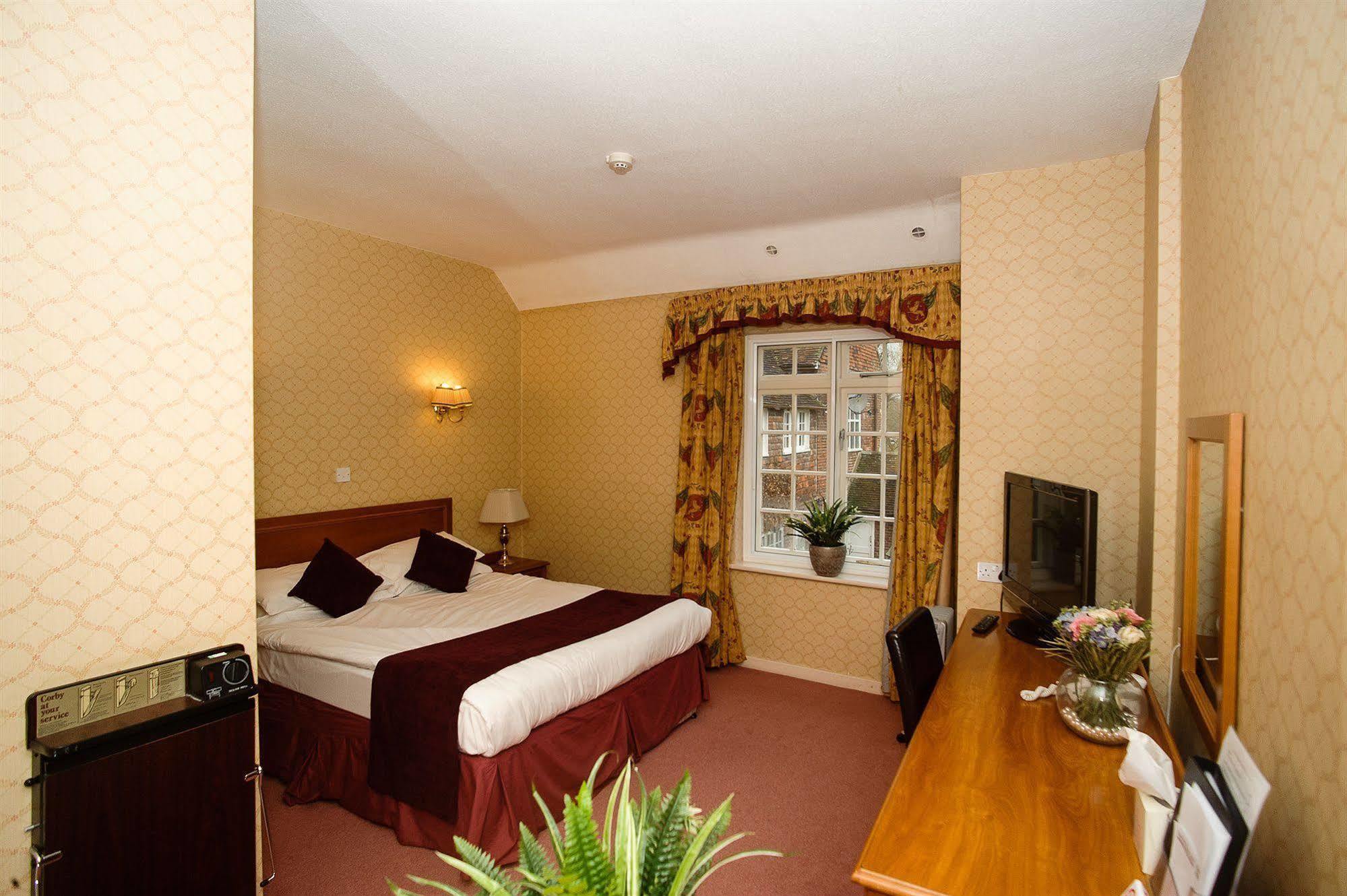 Howfield Manor Hotel Canterbury Ngoại thất bức ảnh