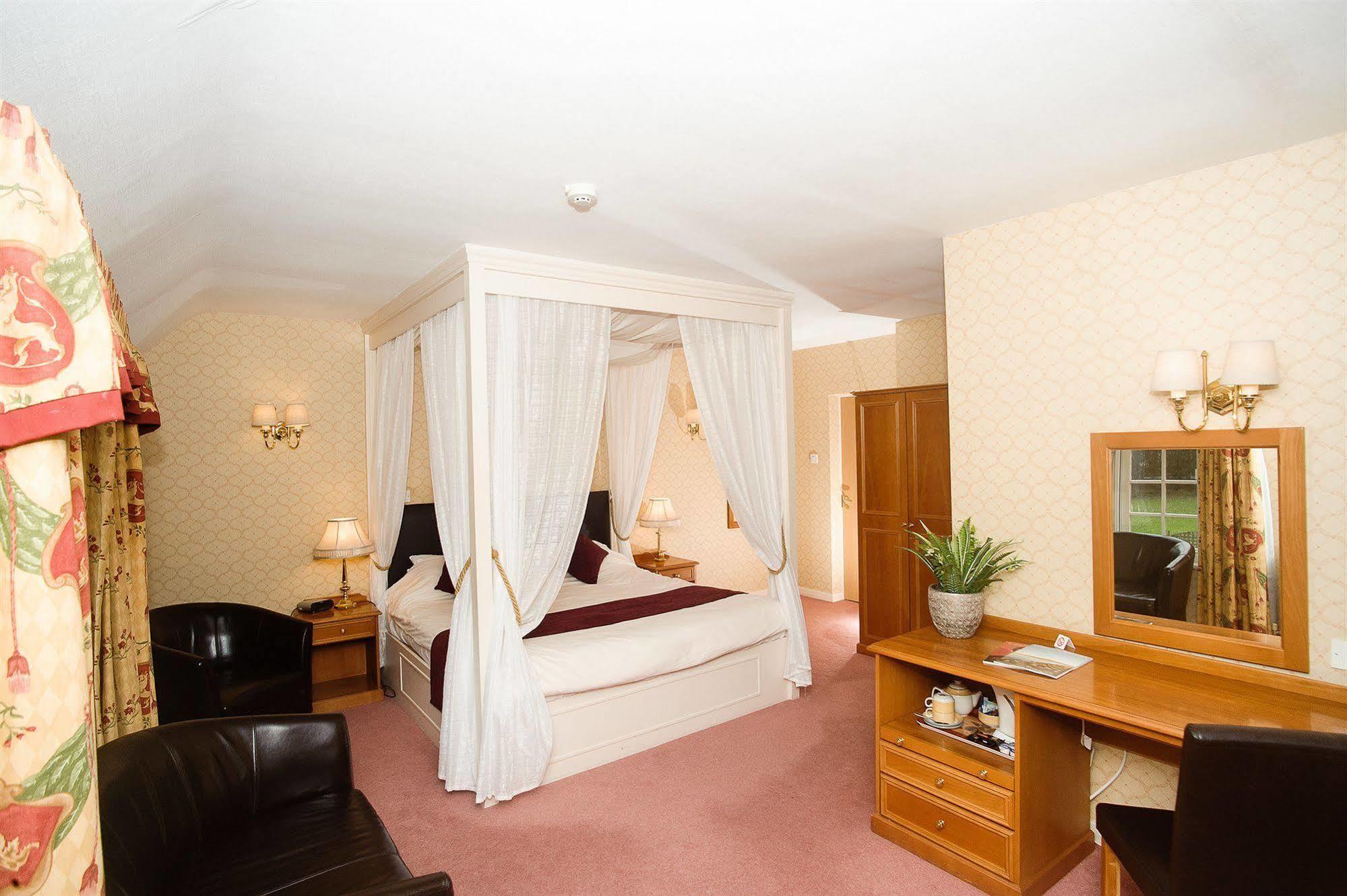 Howfield Manor Hotel Canterbury Ngoại thất bức ảnh